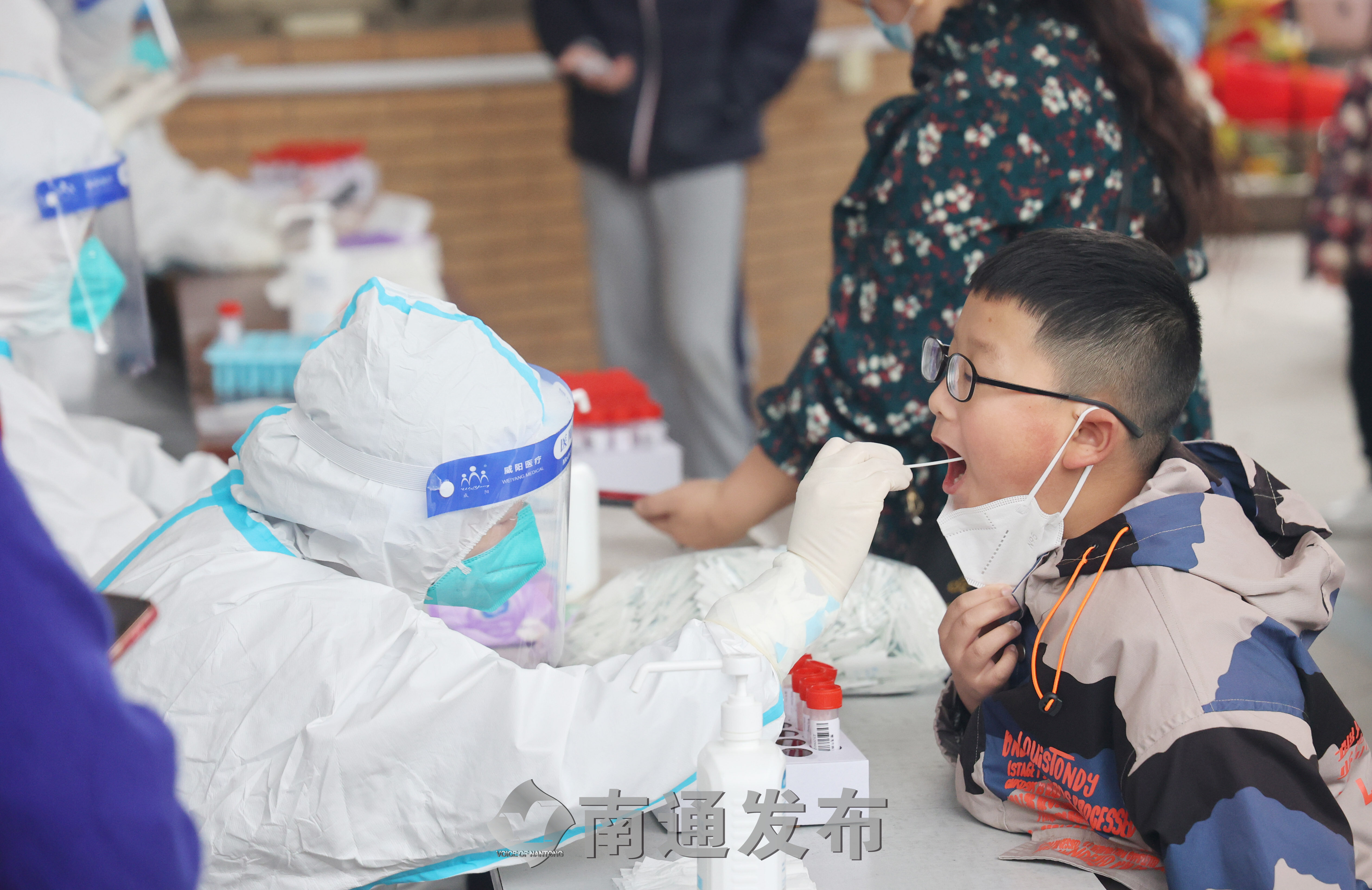 「多地取消区域全员核酸检测」〃国家取消新冠核酸检测-第1张图片