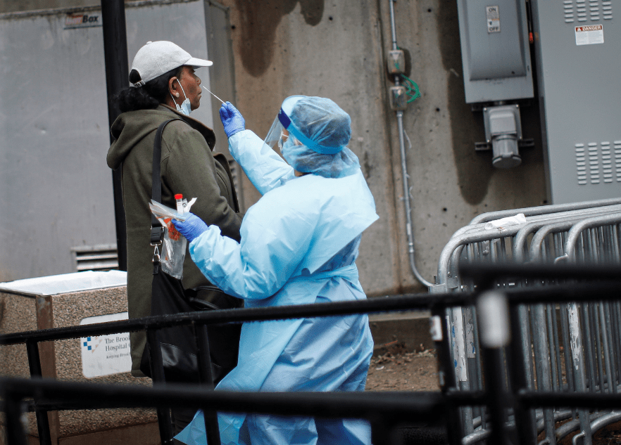 美国日增确诊超7.3万例︰(美国单日新增确诊病例超23万)-第2张图片